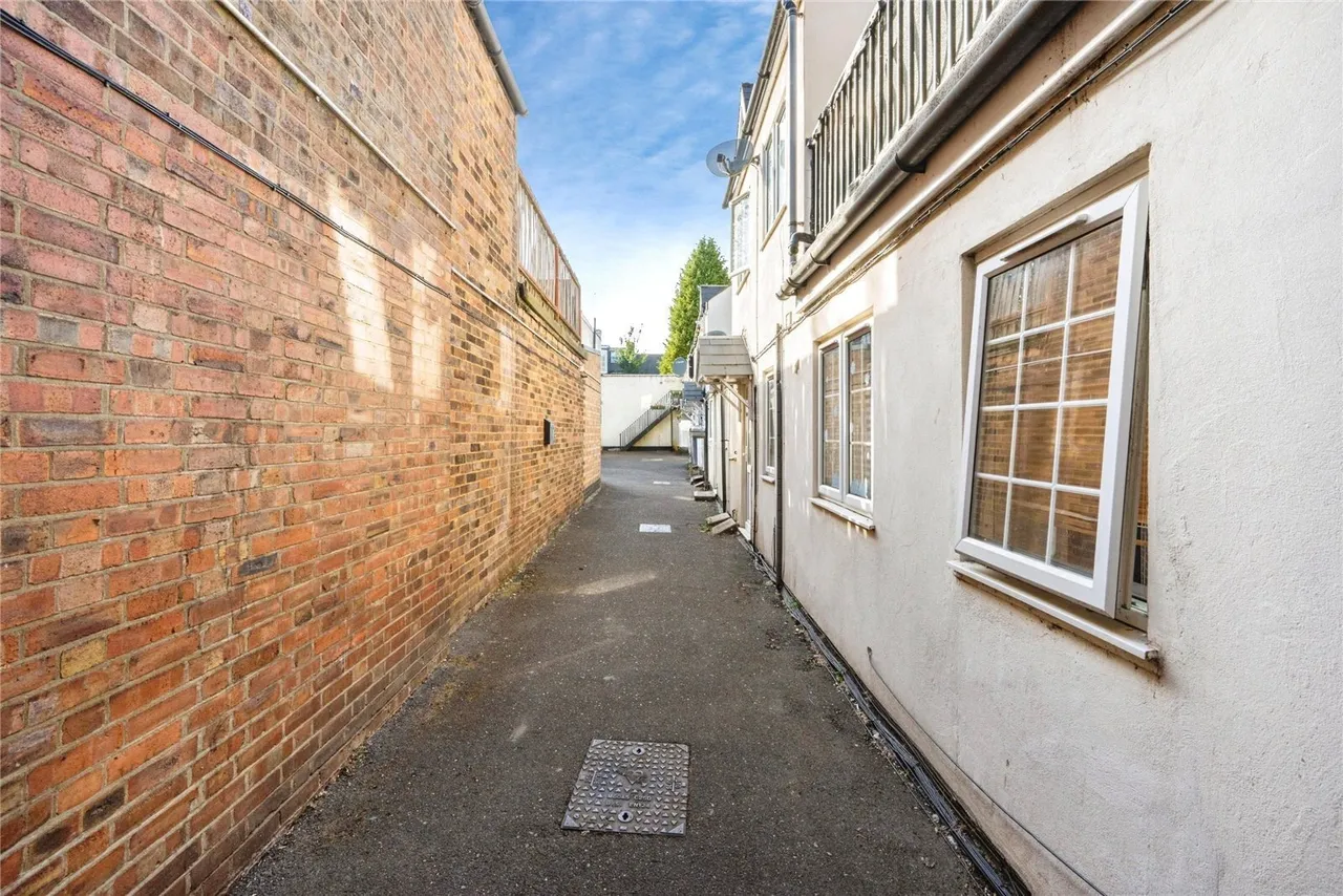 Ashton Road, Luton, Bedfordshire, LU1, photo 9
