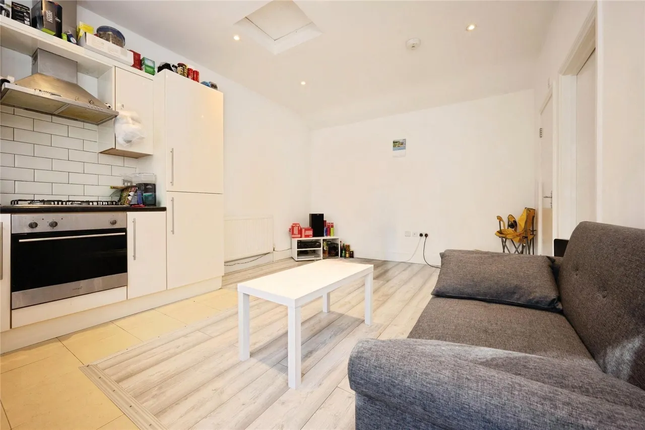 Ashton Road, Luton, Bedfordshire, LU1, photo 5