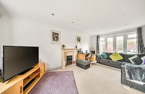 Kingswood Close, Ashford, TW15, photo 2