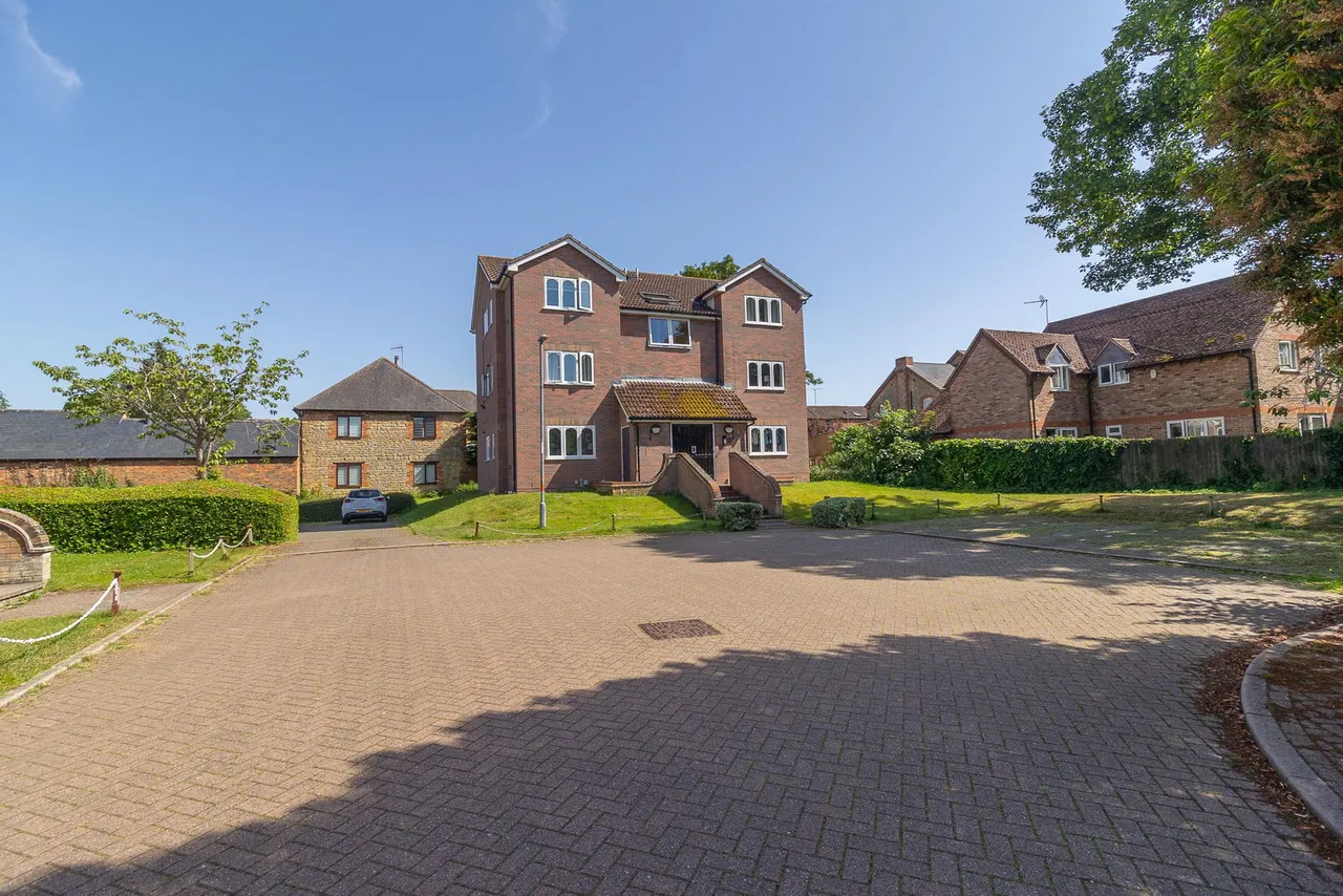 The Lindens, Towcester, NN12, photo 17