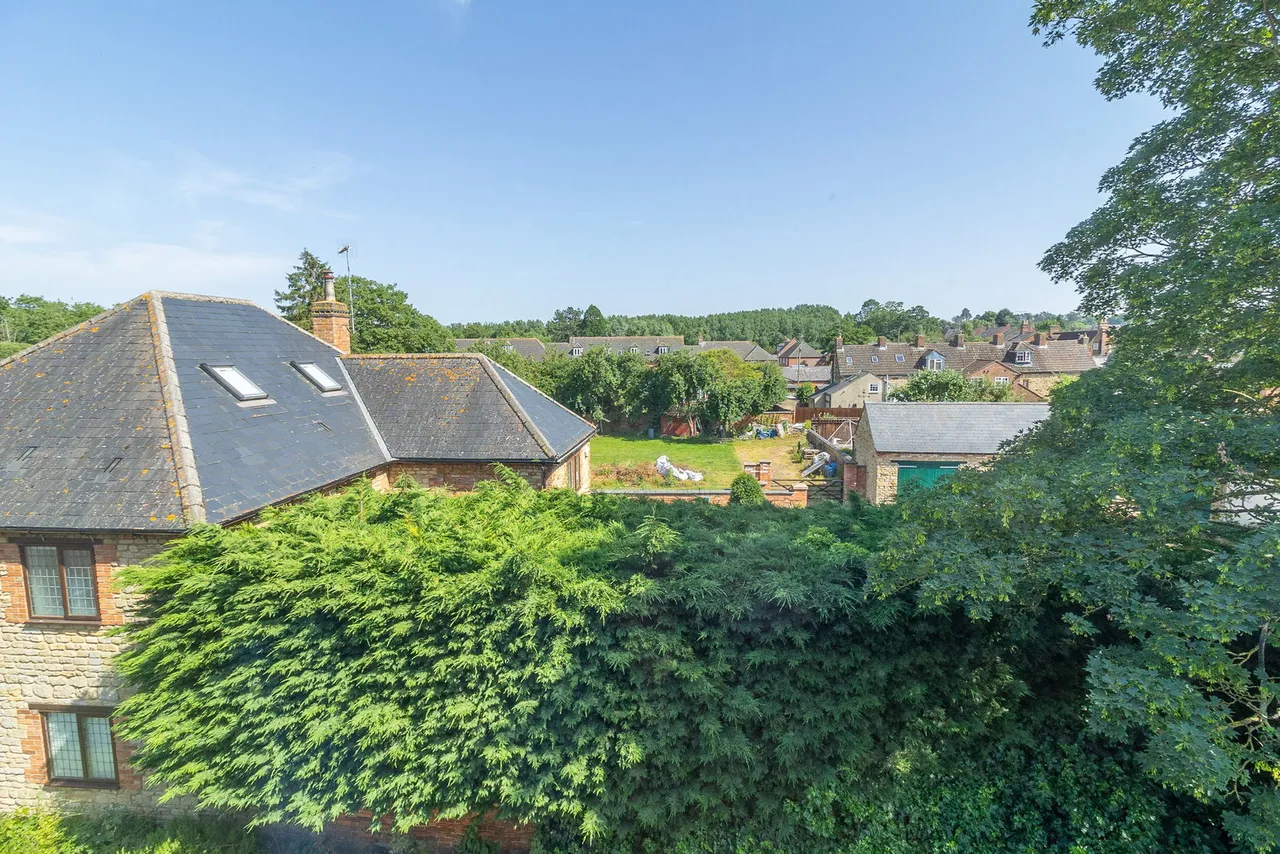 The Lindens, Towcester, NN12, photo 15
