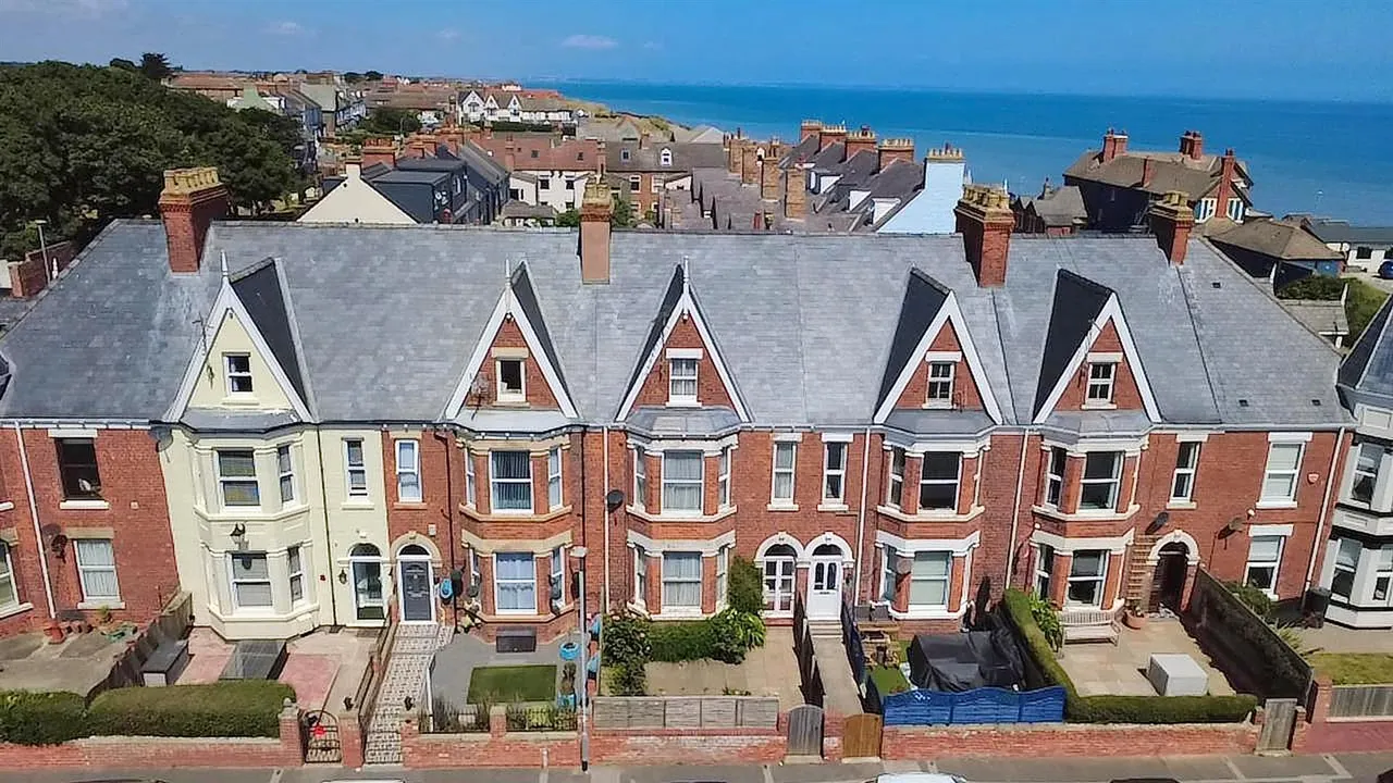 6 bed property for sale — Eastgate, Hornsea