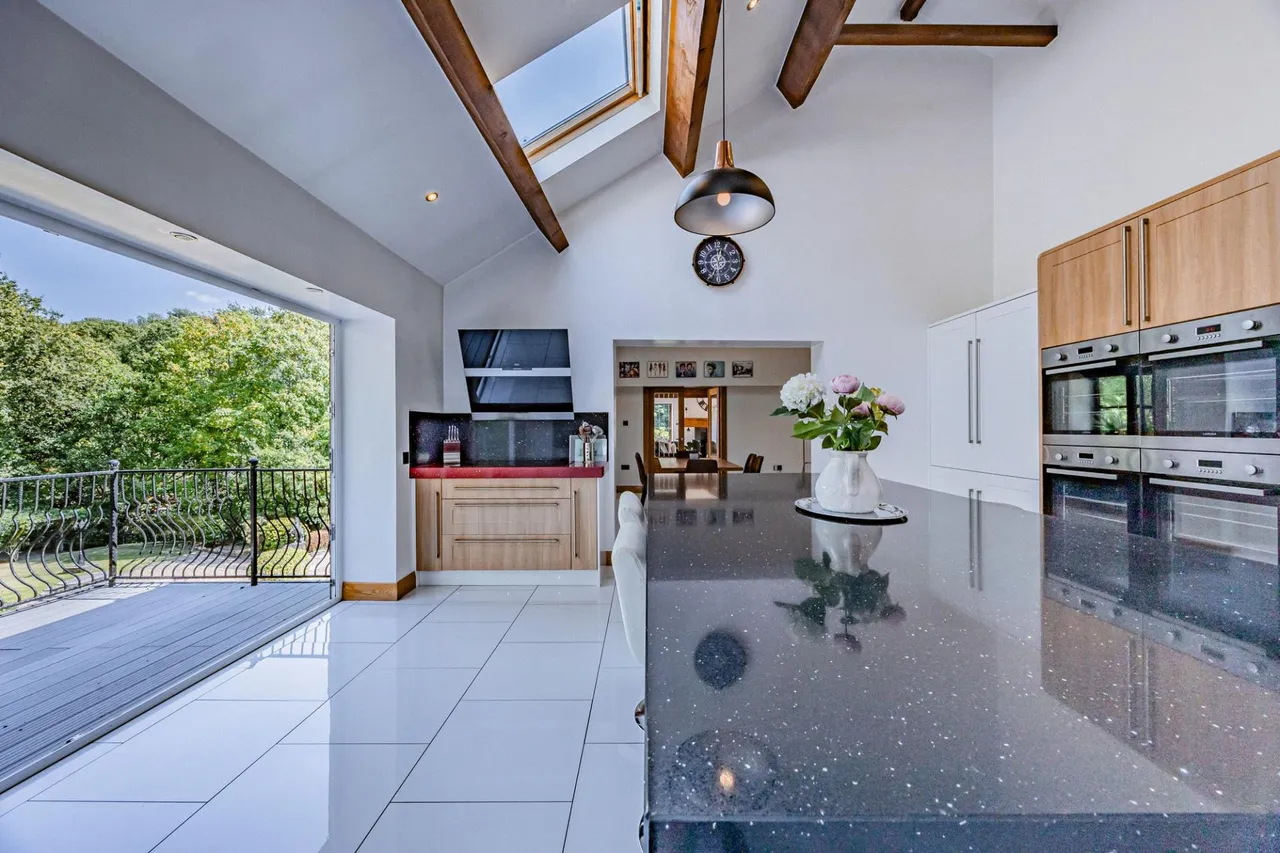 Chorley Road, Standish, WN1, photo 12