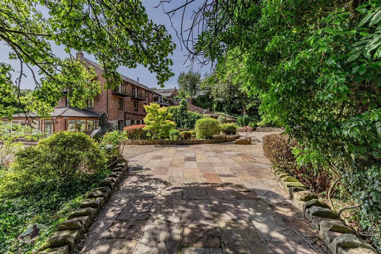 Chorley Road, Standish, WN1, photo 86