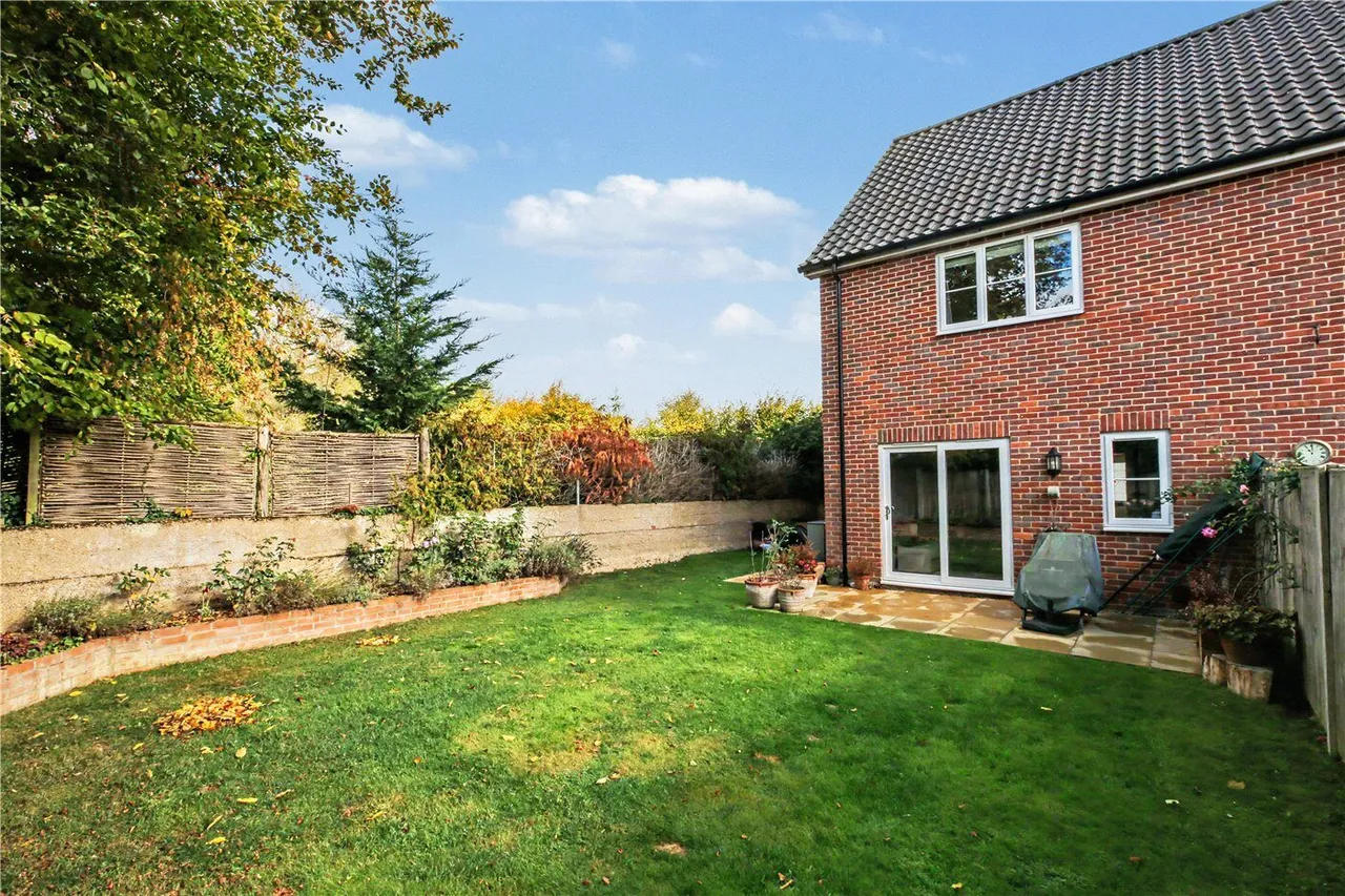 Church Farm Close, Bramerton, NR14, photo 11