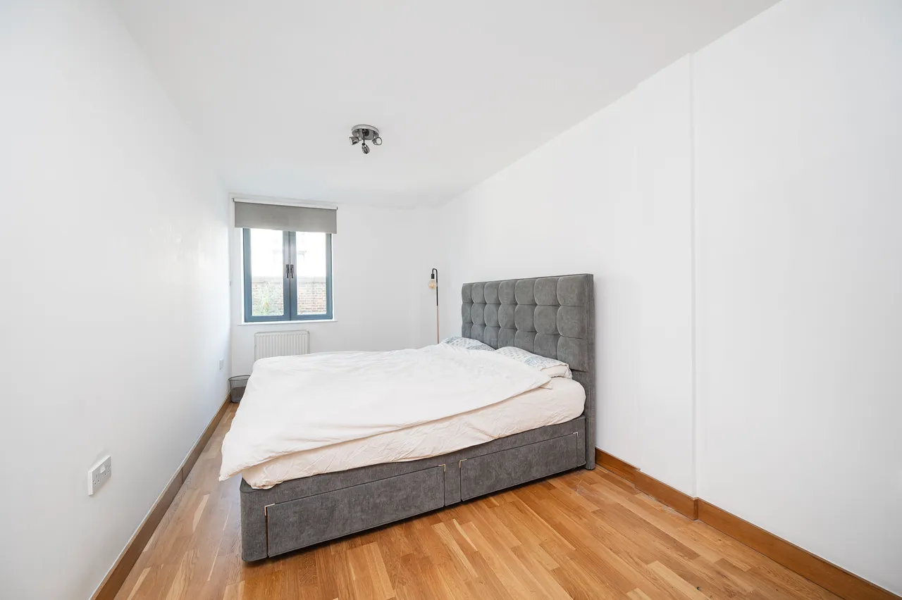 Flat 4 Hanover Court, 5 Stean Street, London, photo 8