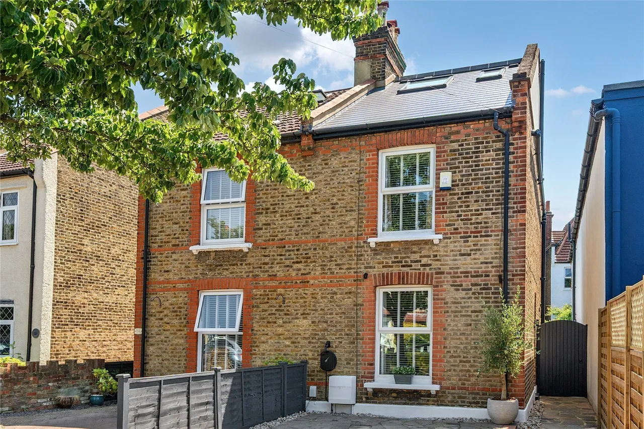 3 bed house for sale — Thayers Farm Road, Kent, BR3