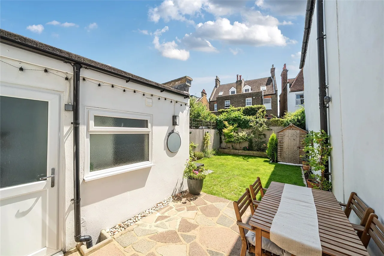 Thayers Farm Road, Kent, BR3, photo 10