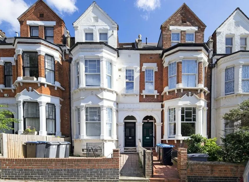 3 bed flat to rent — Callcott Road, Brondesbury Park, NW6