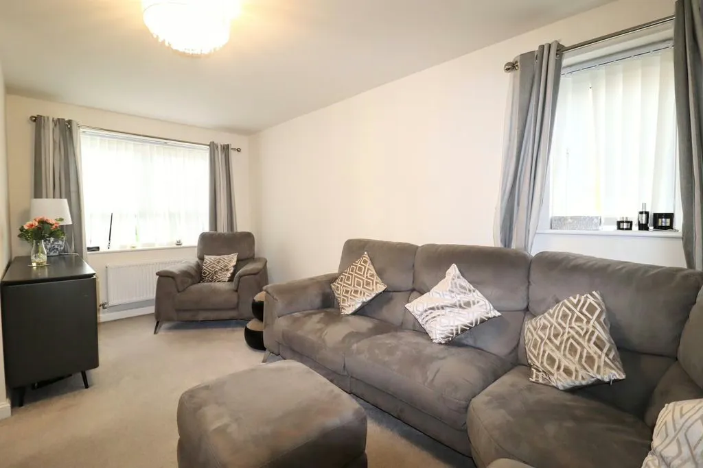 Sheppard Grove, Eagle Farm South, Milton Keynes, Buckinghamshire, MK17 7BE, photo 2