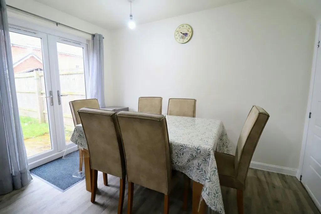Sheppard Grove, Eagle Farm South, Milton Keynes, Buckinghamshire, MK17 7BE, photo 4