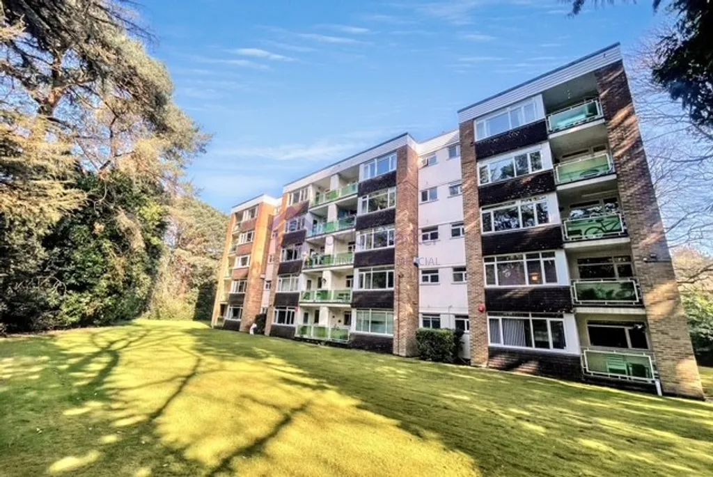 2 bed flat for sale — Gleneagles, 19 The Avenue, Poole, BH13 6HQ