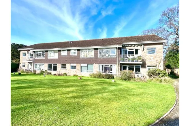 2 bed flat for sale, Osborne Road, New Milton, BH25