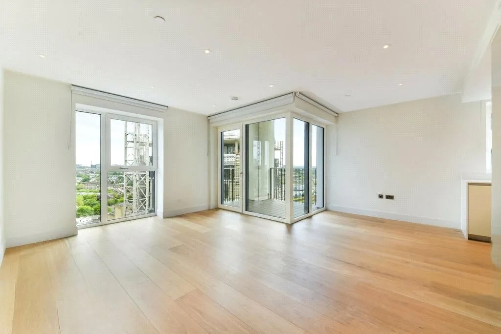 3 bed flat for sale, Cascade Way, London, W12