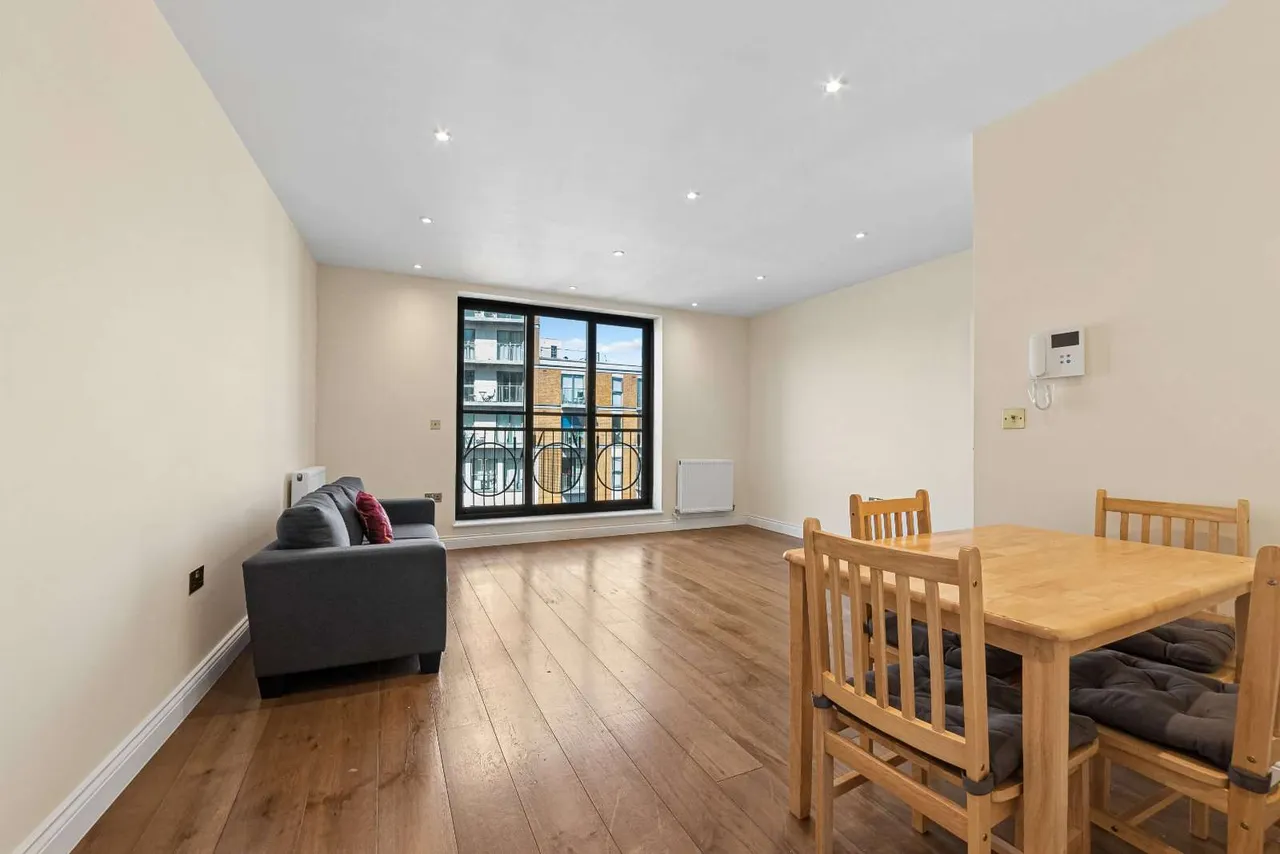 3 bed flat to rent — Dod Street, London, E14 7UY