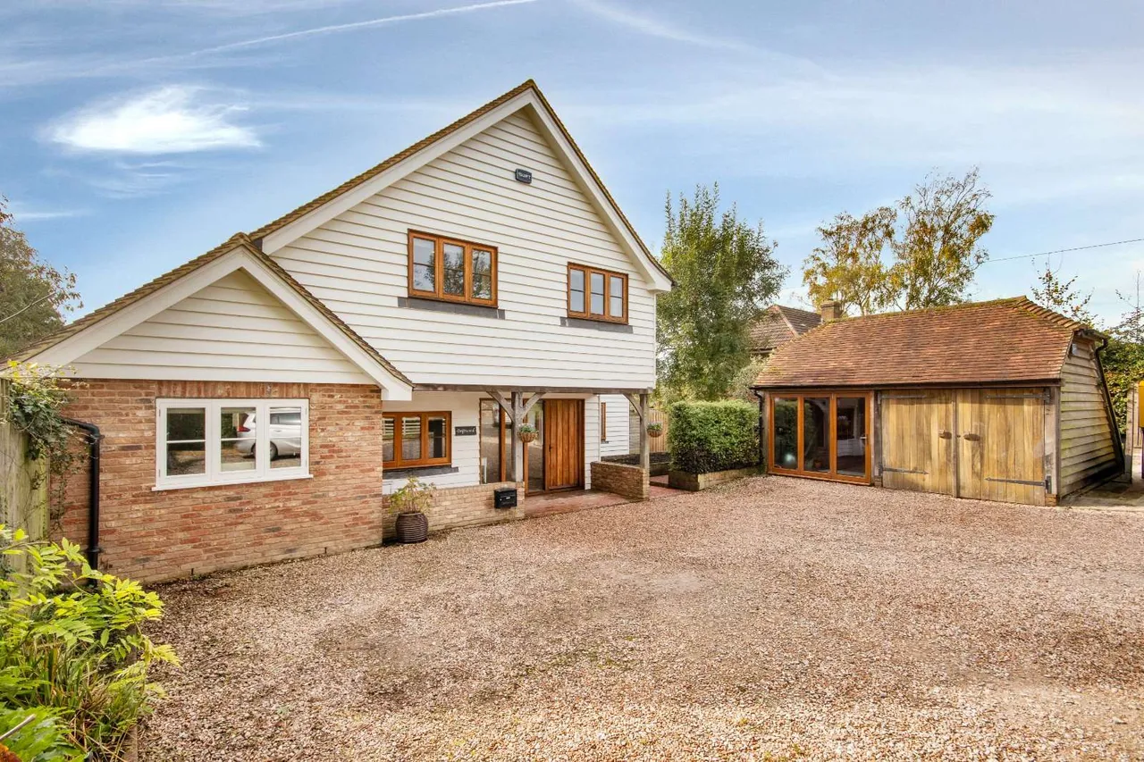 4 bed house for sale — Rye Road, Sandhurst, Cranbrook, Kent, TN18 5JL