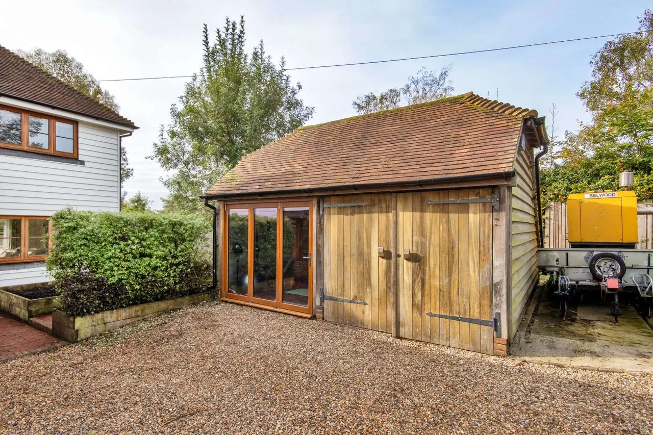 Rye Road, Sandhurst, Cranbrook, Kent, TN18 5JL, photo 6