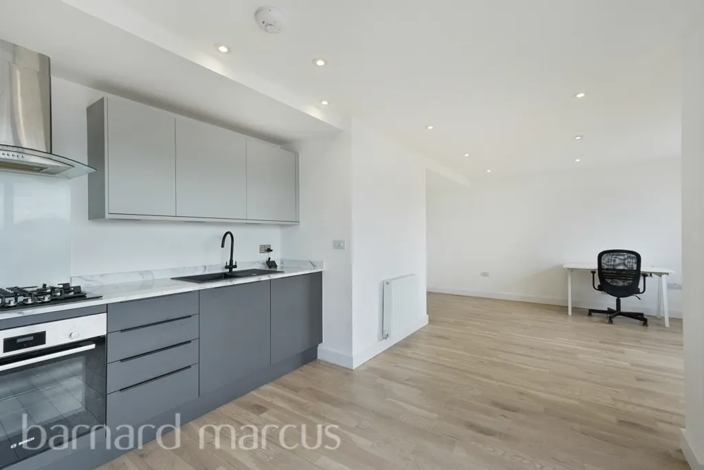 Windmill Lane, Hanwell, UB2, photo 2