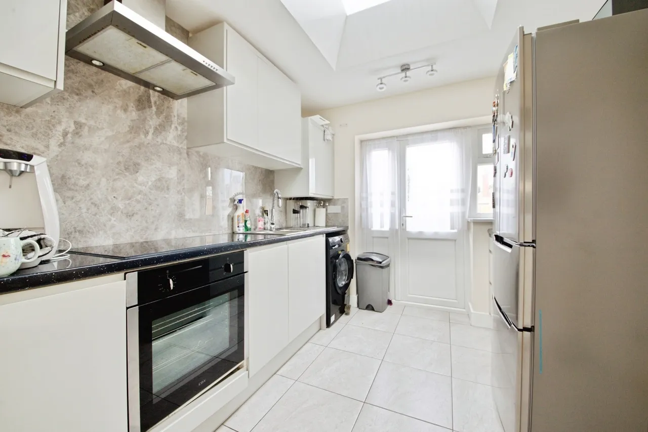 Tennyson Road, ROMFORD, Essex, RM3, photo 2