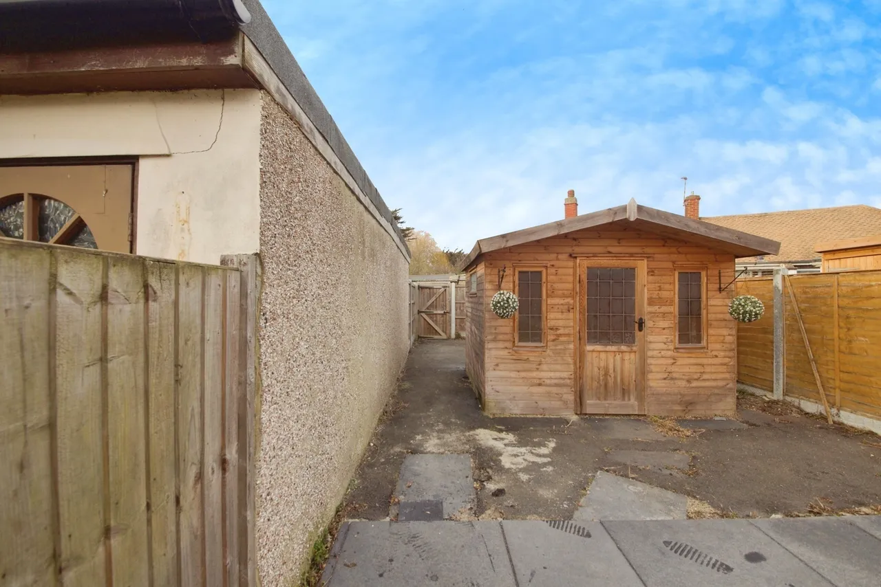 Tennyson Road, ROMFORD, Essex, RM3, photo 12