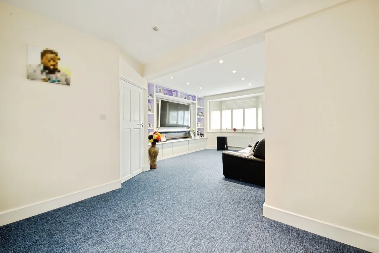 Tennyson Road, ROMFORD, Essex, RM3, photo 10