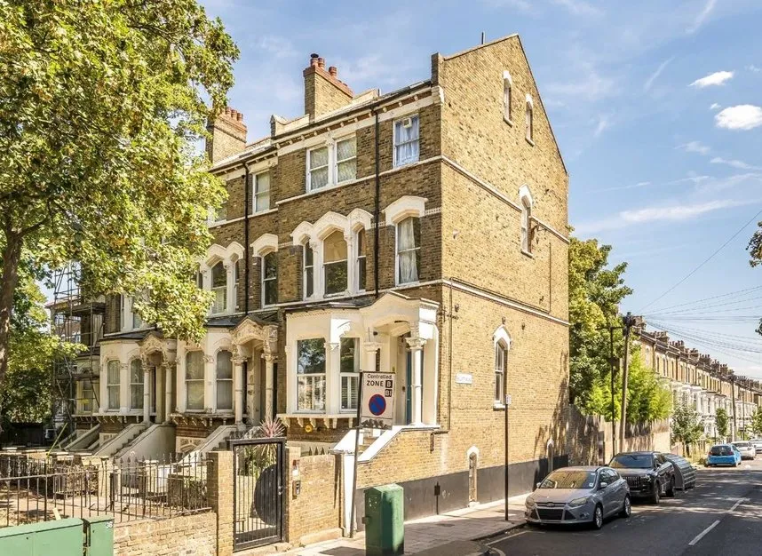 3 bed flat for sale, Effra Road, Brixton, SW2