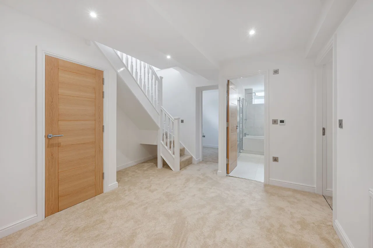Highfield Avenue, Sale, photo 8