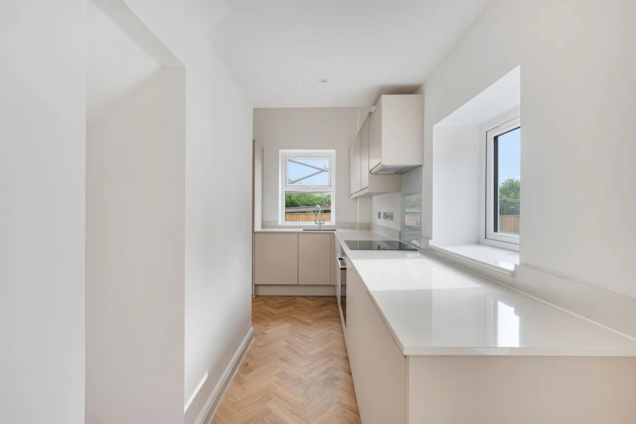 Highfield Avenue, Sale, photo 5