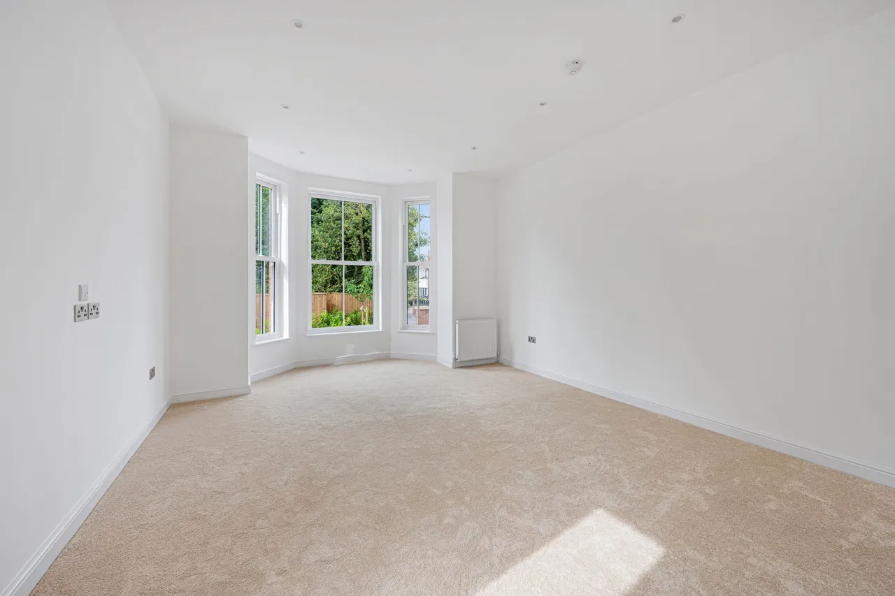 Highfield Avenue, Sale, photo 2