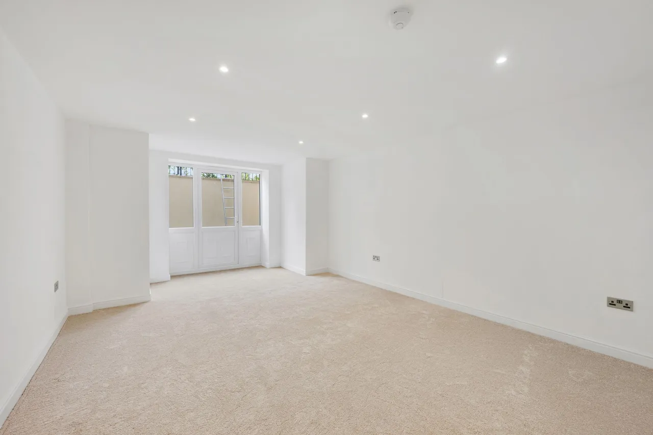 Highfield Avenue, Sale, photo 11