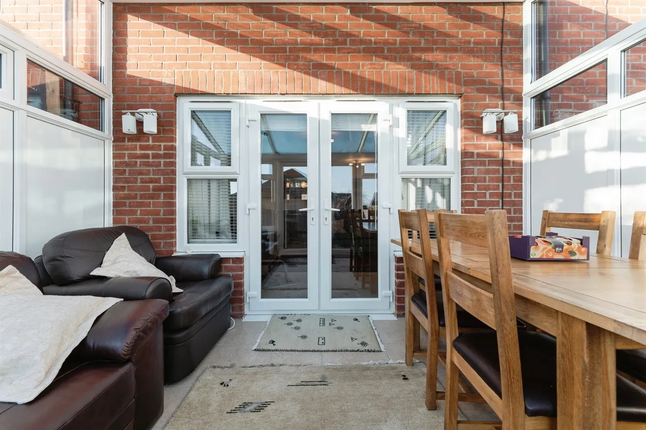 Merivale Way, ELY, photo 12