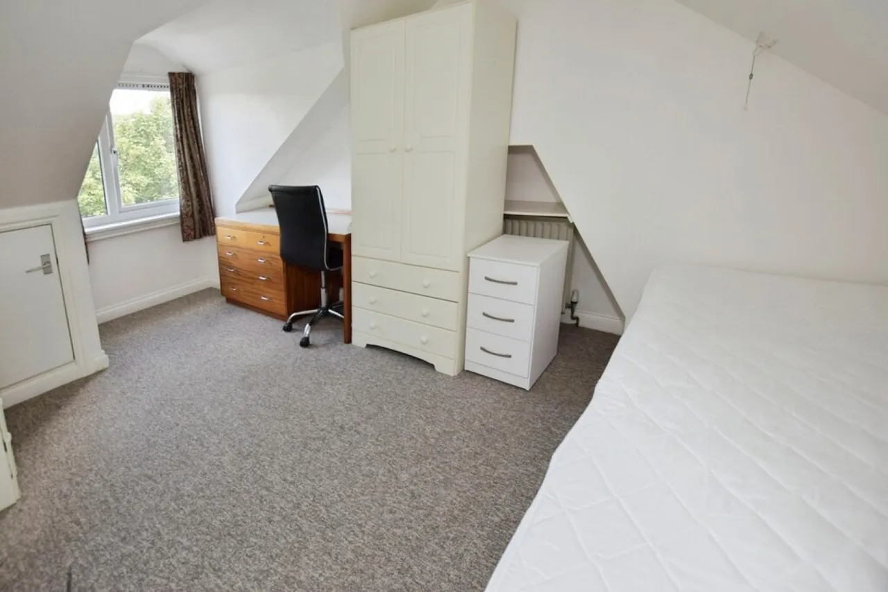 Priory Road, photo 10