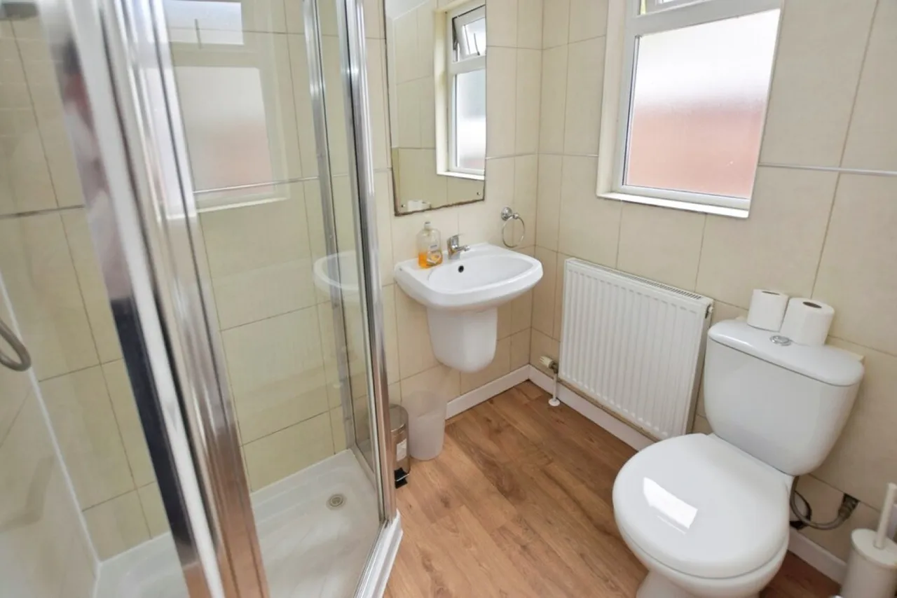 Priory Road, photo 9