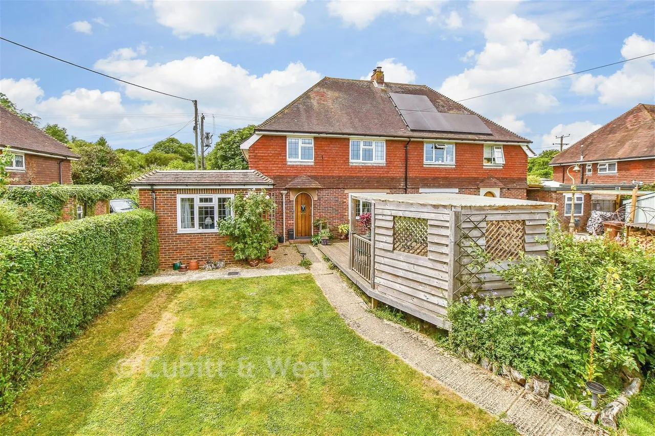 4 bed house for sale, Princes Field, Berwick, BN26