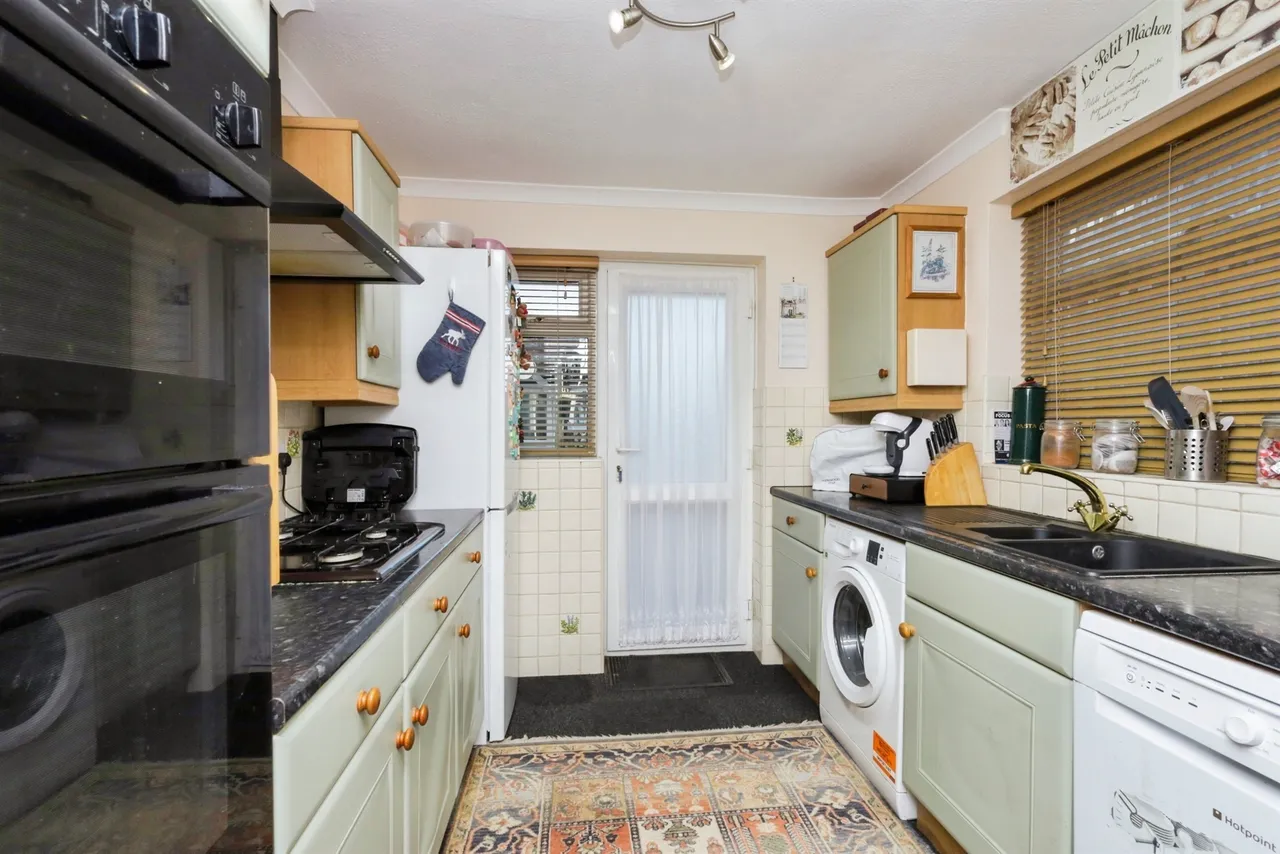 Chaucer Walk, Eastbourne, BN23, photo 2