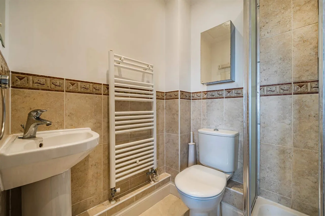Bath Road, Maidenhead, SL6 4JX, photo 9