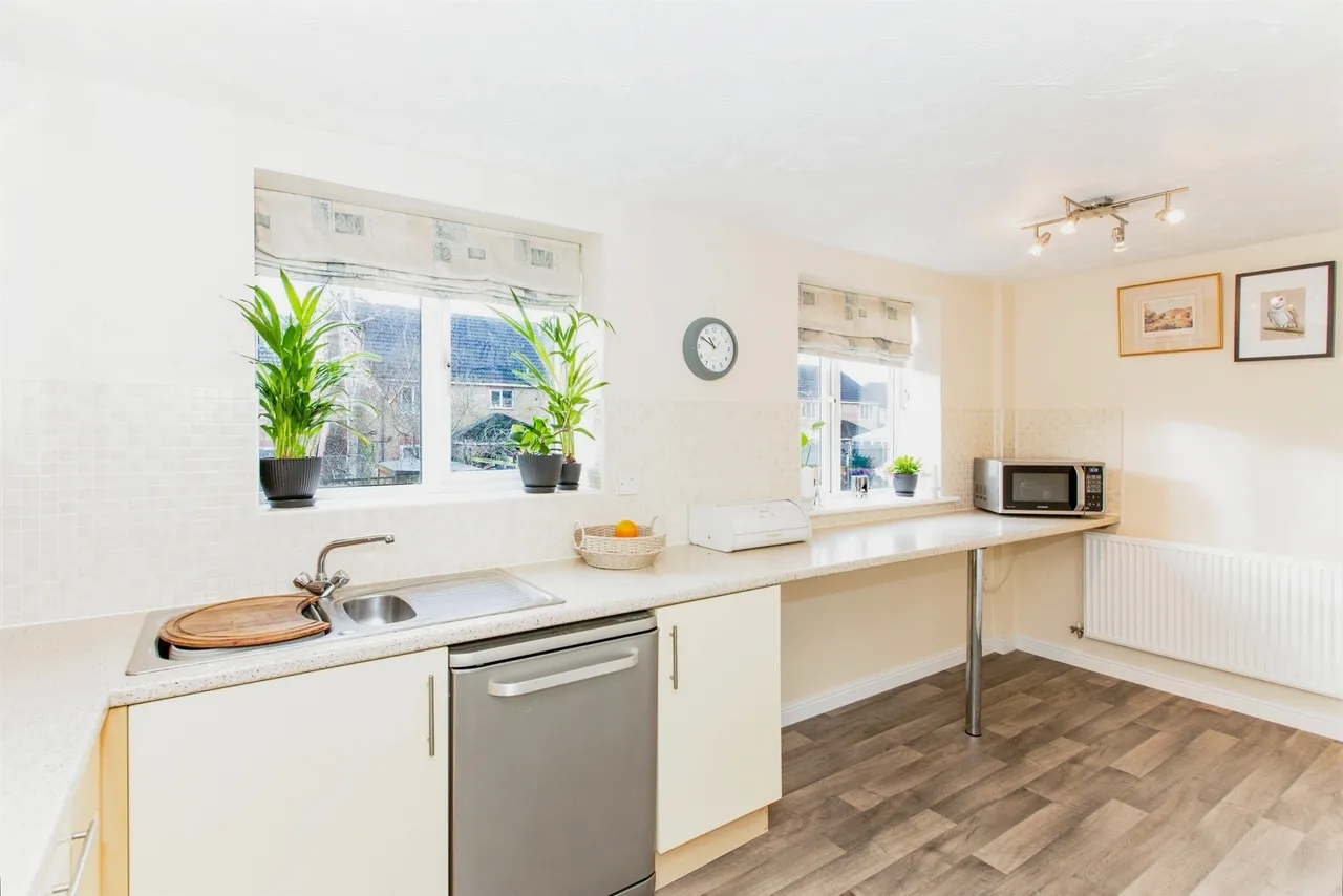 Sissinghurst Drive, Kettering, NN14, photo 9