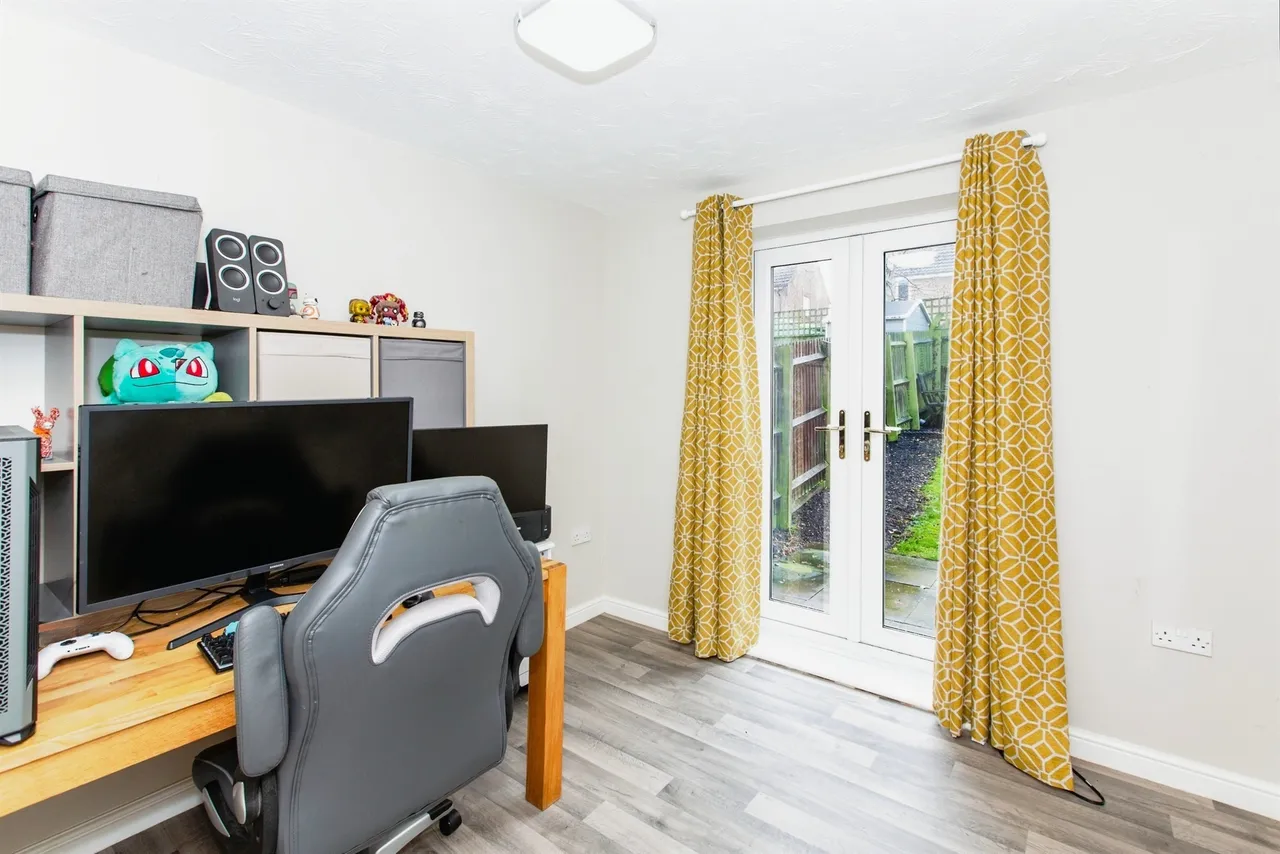 Sissinghurst Drive, Kettering, NN14, photo 13