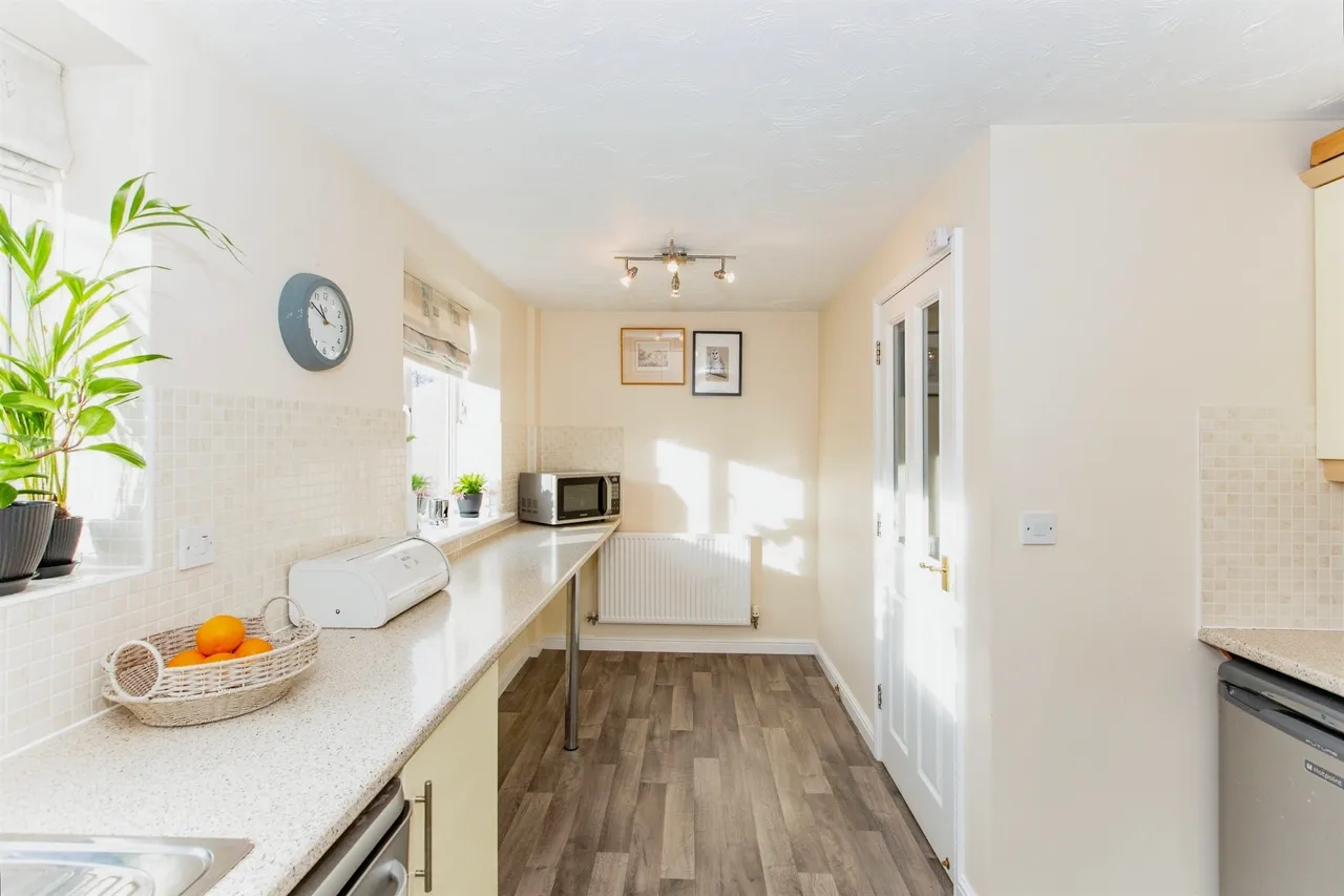 Sissinghurst Drive, Kettering, NN14, photo 12