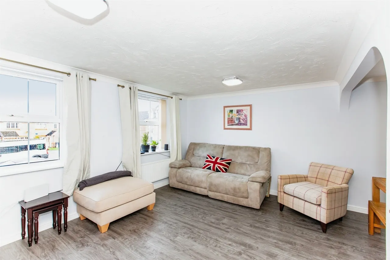 Sissinghurst Drive, Kettering, NN14, photo 3