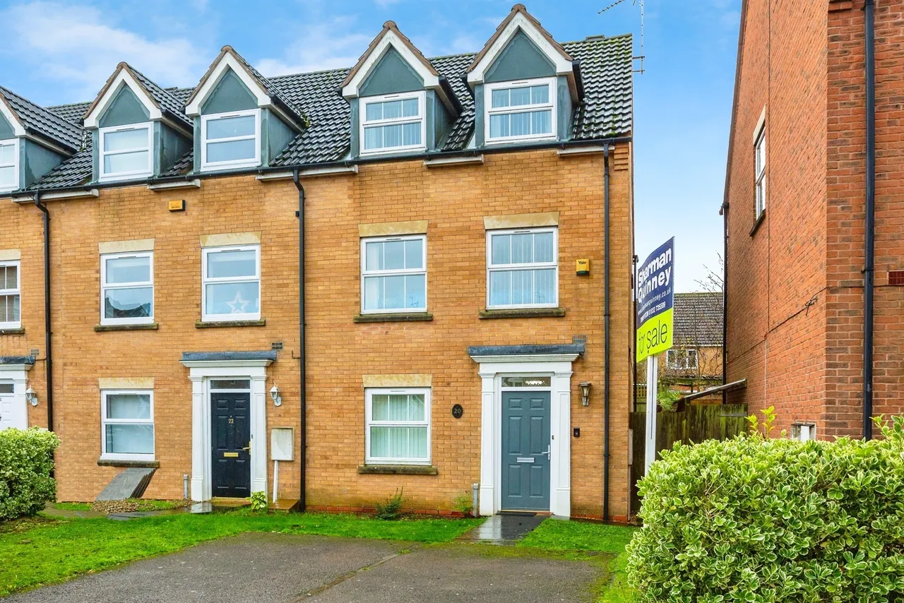 4 bed house for sale, Sissinghurst Drive, Kettering, NN14