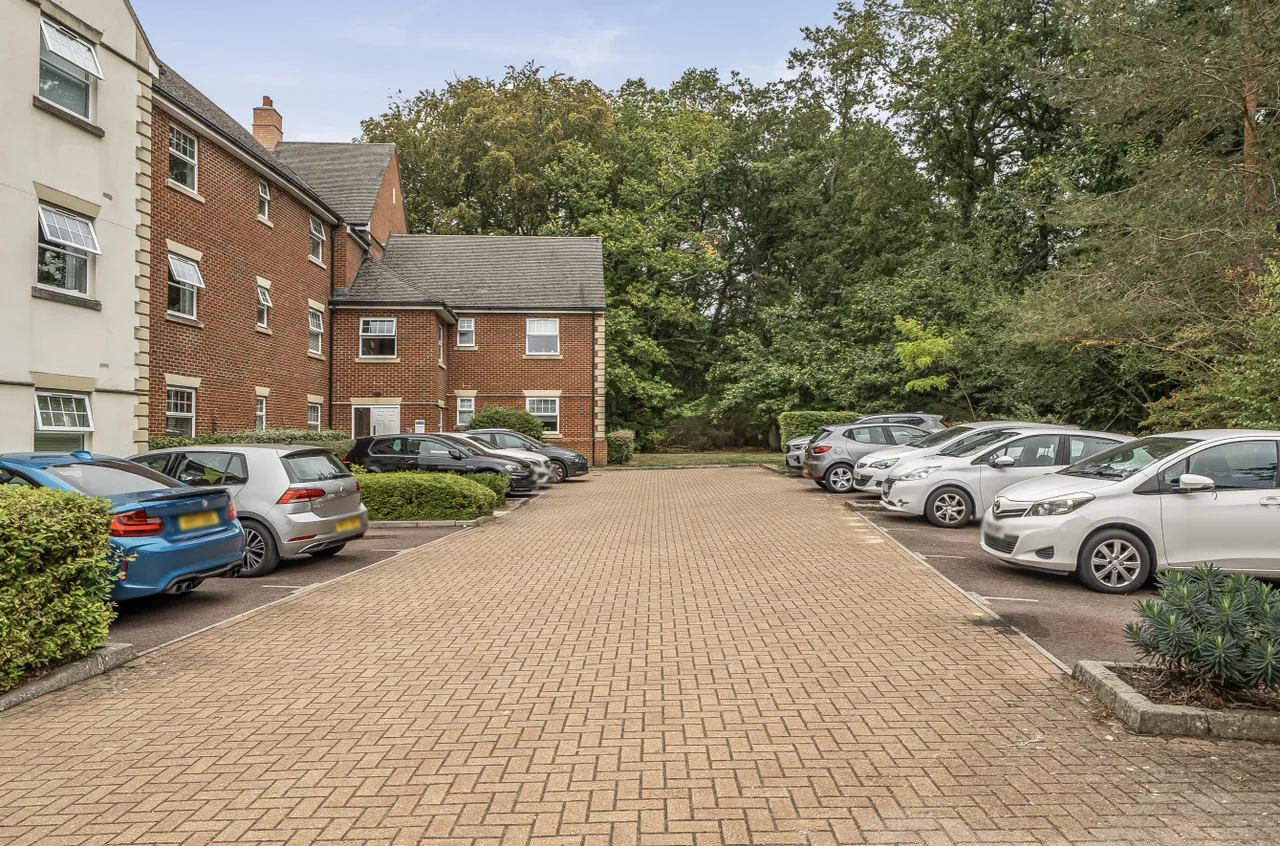 Waleron Road, Fleet, GU51, photo 8