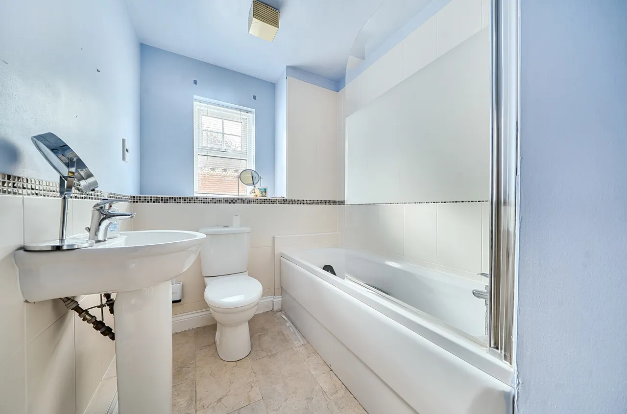 Waleron Road, Fleet, GU51, photo 9