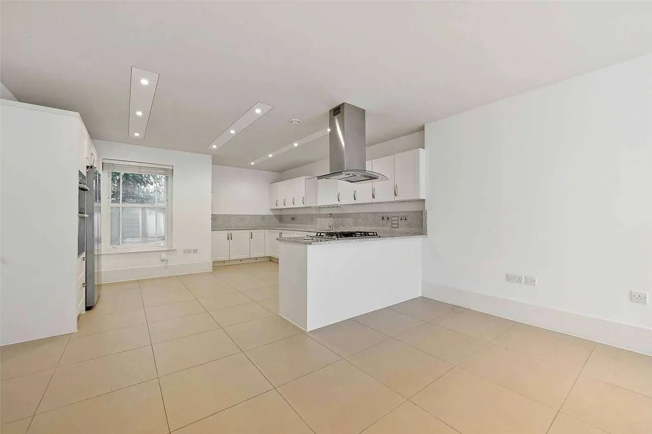 Claremont Road, Windsor, Berkshire, SL4 3AX, photo 12