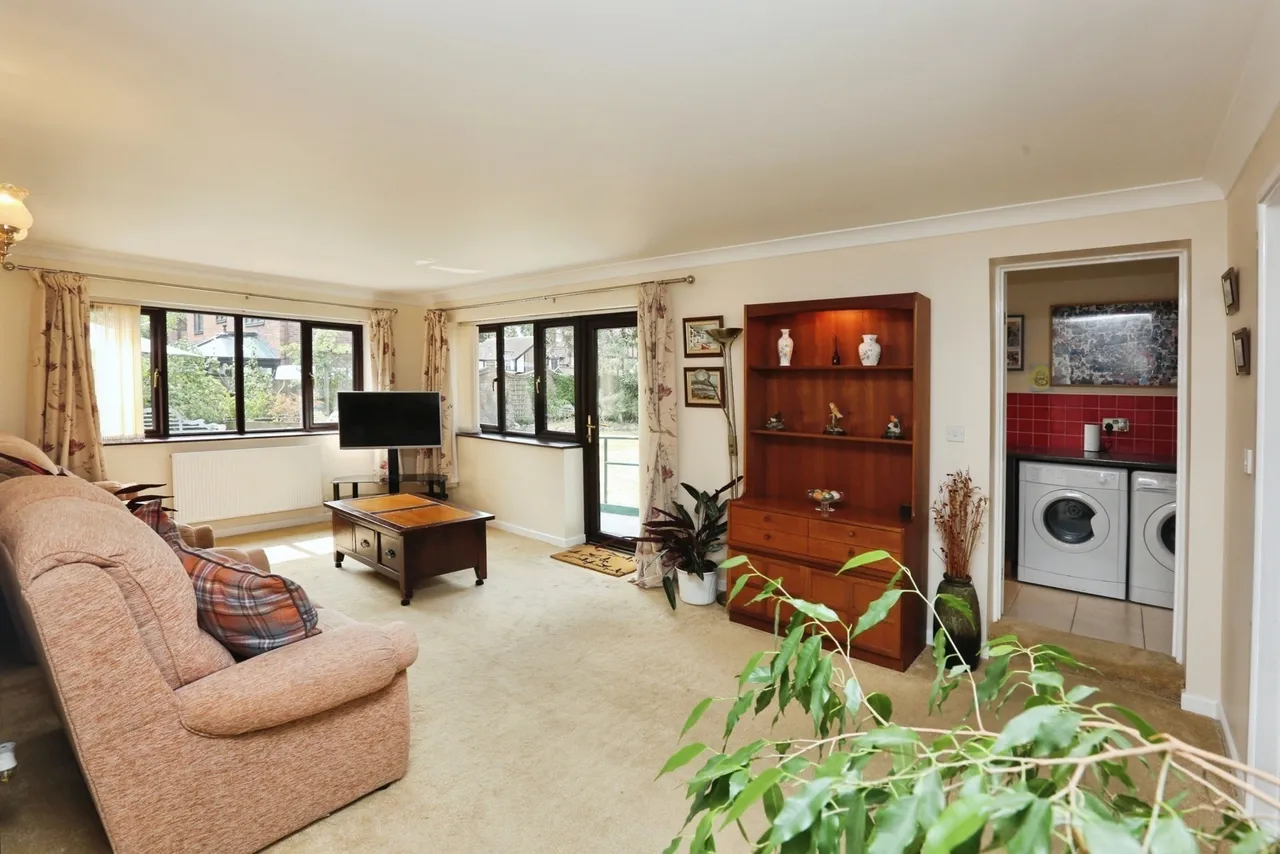 Brook Lane, Sarisbury Green, SO31, photo 2