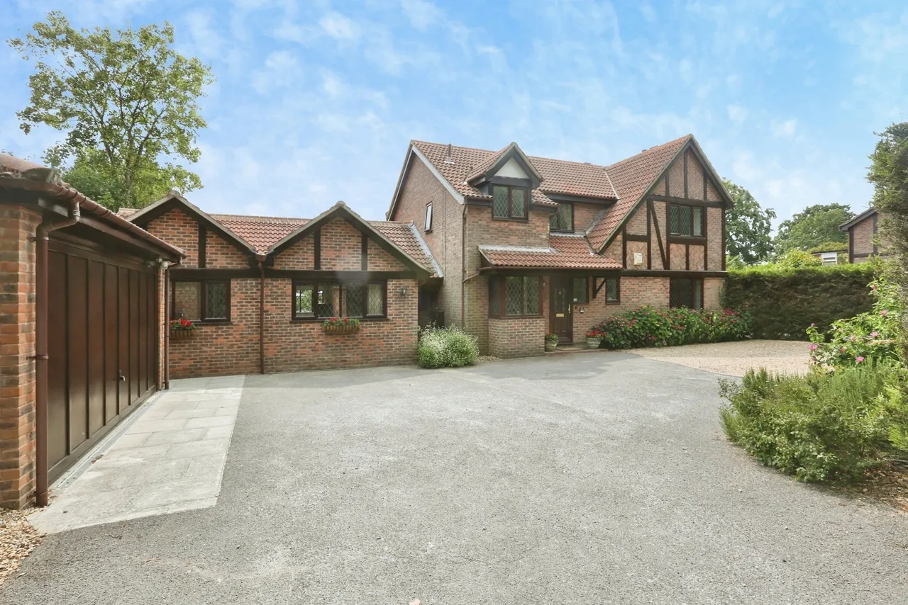 Brook Lane, Sarisbury Green, SO31, photo 11