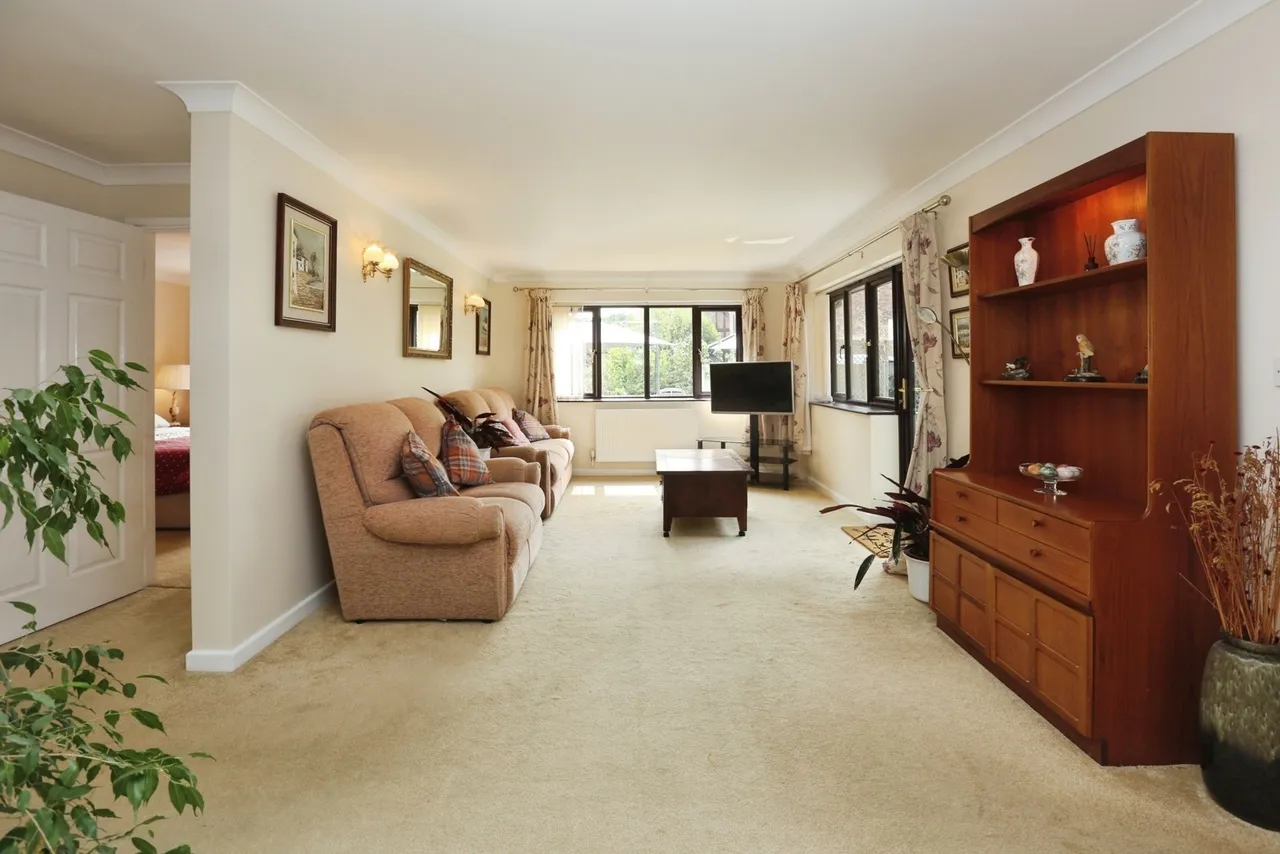 Brook Lane, Sarisbury Green, SO31, photo 3