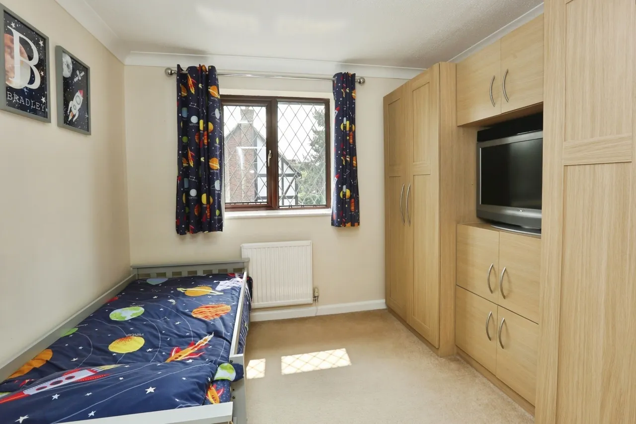 Brook Lane, Sarisbury Green, SO31, photo 25