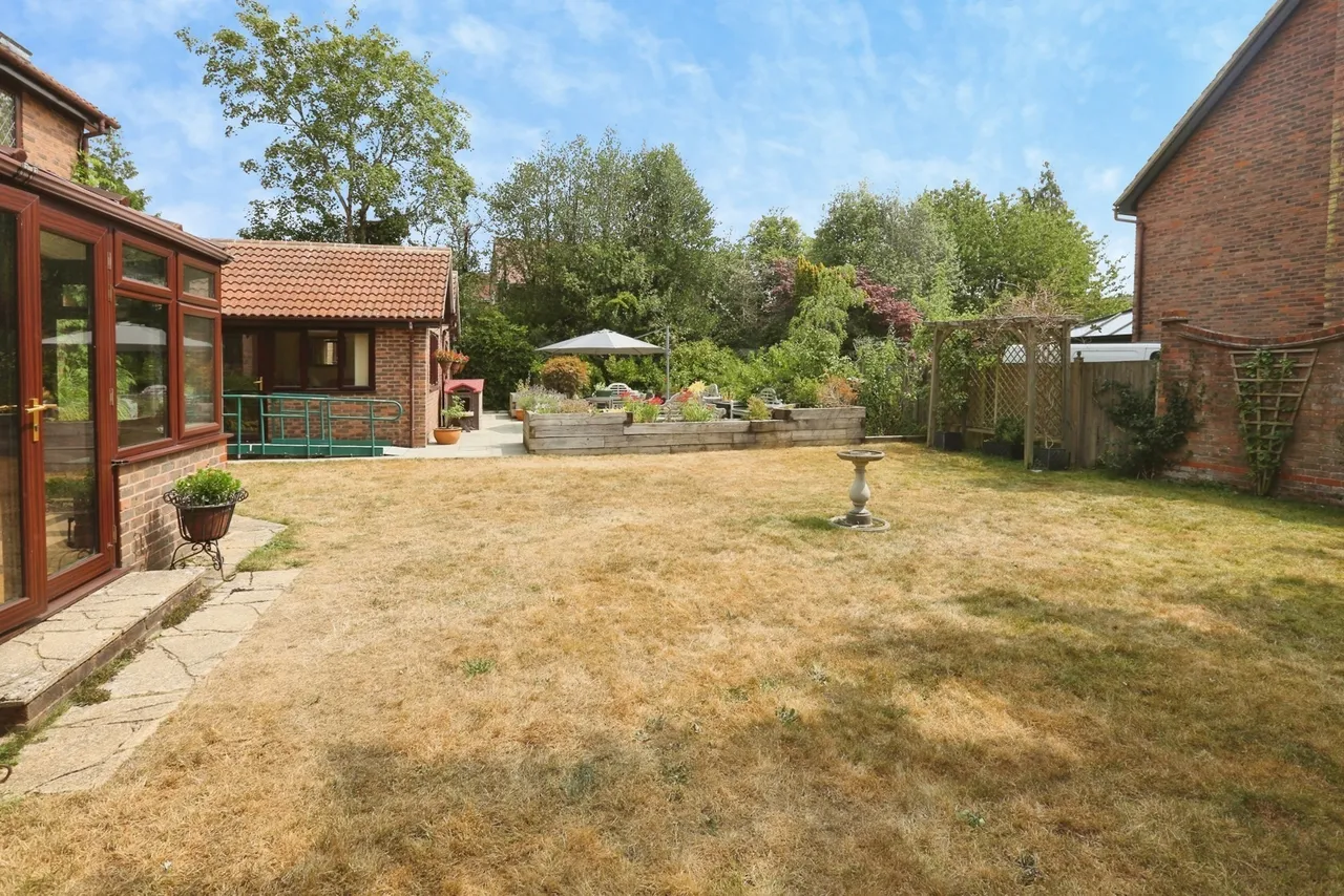 Brook Lane, Sarisbury Green, SO31, photo 30