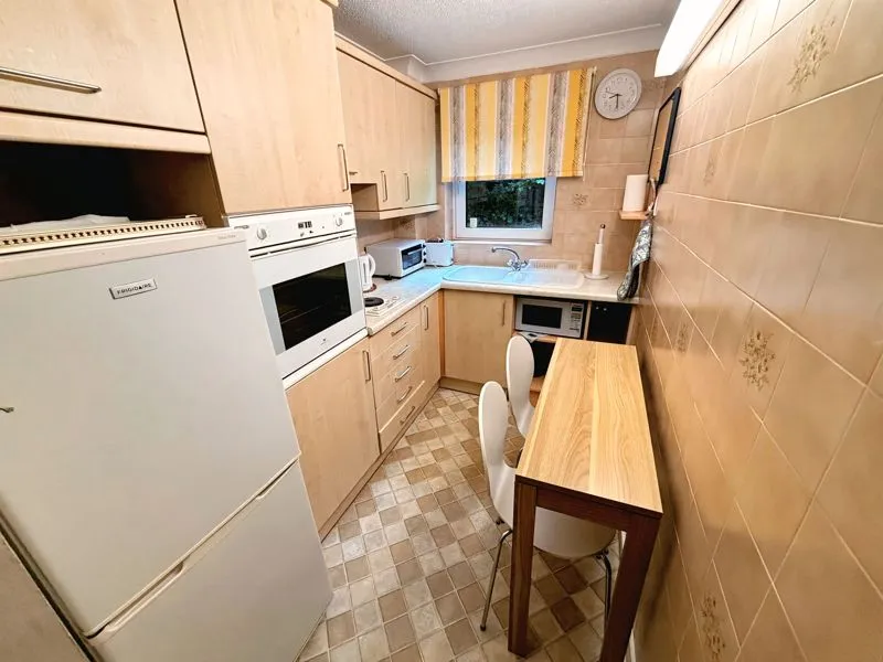 Elstree Road Bushey Heath, Bushey WD23 1GN, photo 5